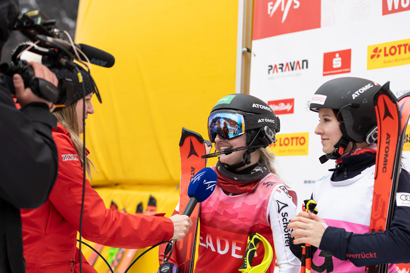 Para-Weltcup Feldberg Interview Presse ZDF FIS Atelier Türke Interview mit Para-Athletinnen beim FIS Weltcup, medienwirksam in Szene gesetzt. Markenauftritt und Eventgestaltung realisiert von Atelier Türke