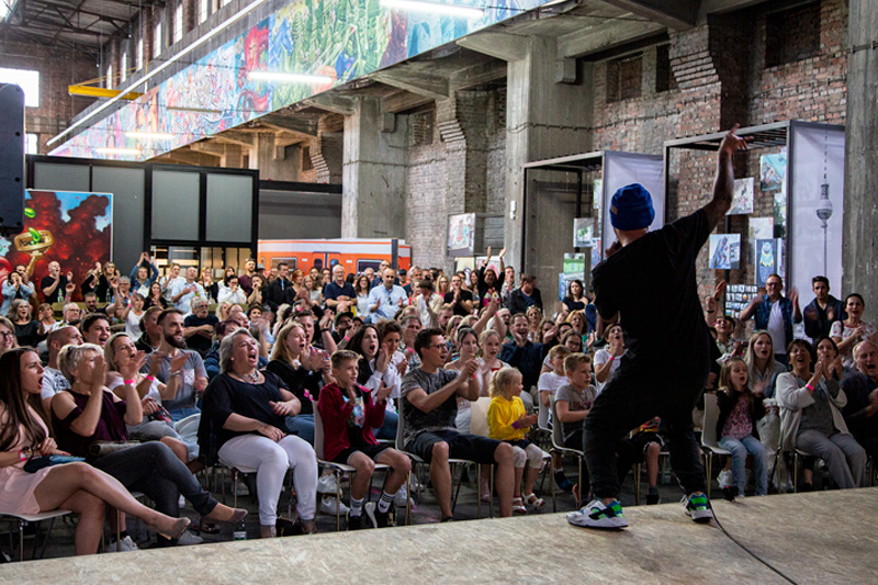 Revolte Impressionen Performance Kreativraum Schwelhalle Atelier Türke