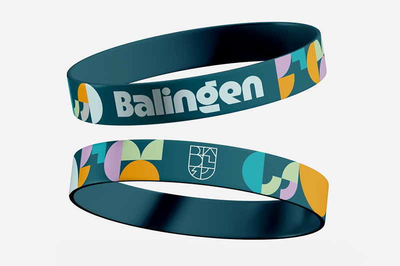 Balingen neues Design Armband Atelier Türke Armbänder im neuen, von Atelier Türke entwickelten Balingen Corporate Design mit Logo und farbigen Gestaltungselementen für eine moderne und wiedererkennbare Markenanwendung.